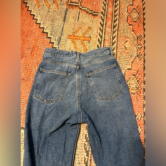 H&M distressed denim jeans size 4! - Picture 5 of 6